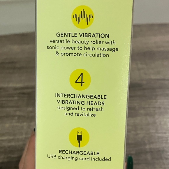 SKN Jade Vibe Roller Kit - Silver - Picture 8 of 11